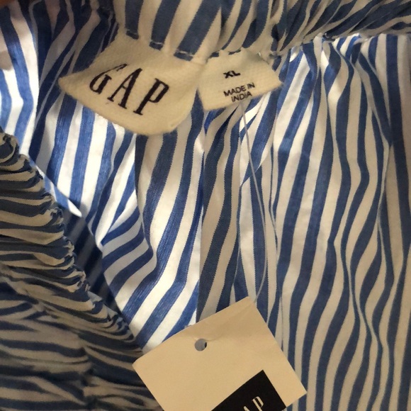 Gap Women’s Top - Picture 2 of 2